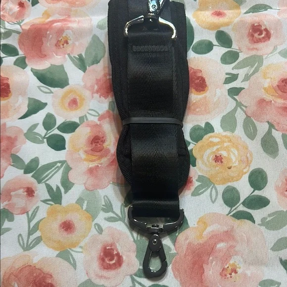 Universal Black Adjustable padded Shoulder Strap replacement - Picture 1 of 3